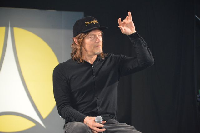 ノーマン・リーダス、写真撮りまくり！「大阪コミコン2024」セレブステージ（7枚目）