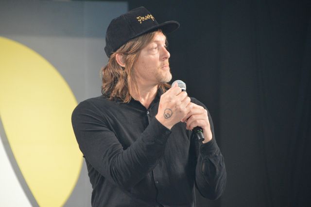ノーマン・リーダス、写真撮りまくり！「大阪コミコン2024」セレブステージ（9枚目）