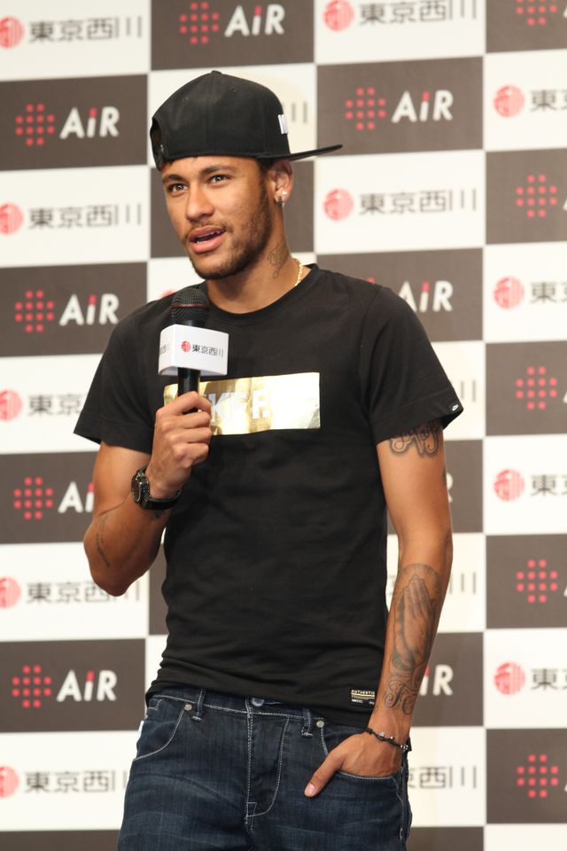 元気そうな姿をアピールするネイマール選手！フォトギャラリー：フォトギャラリー