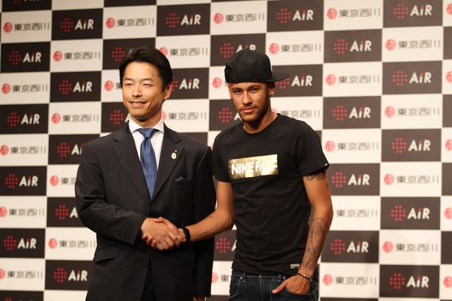 元気そうな姿をアピールするネイマール選手！フォトギャラリー（5枚目）