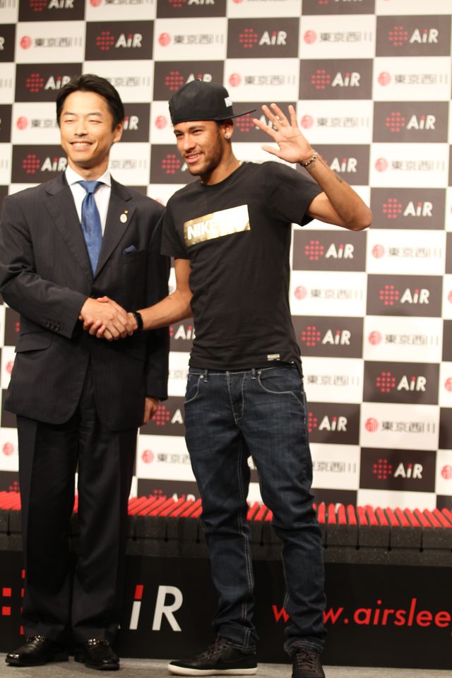 元気そうな姿をアピールするネイマール選手！フォトギャラリー（6枚目）