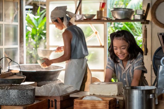 交際が始まる「ちむどんどん」第2回の場面写真（2枚目）