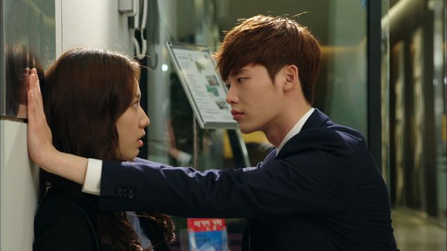 壁ドン、食パンキス…イ・ジョンソク胸キュンフォトギャラリー（2枚目）