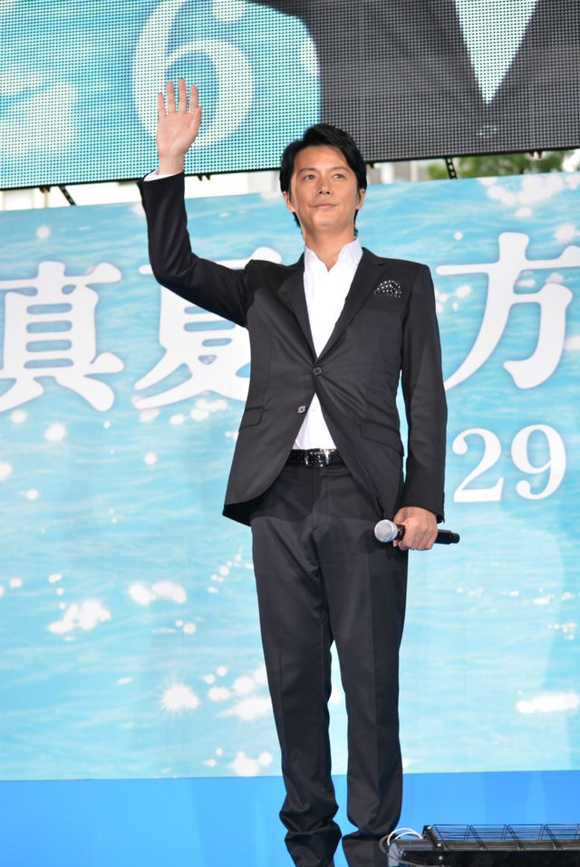 カンヌで男泣きの福山雅治、日本のレッドカーペットでは爽やかな笑顔！　画像ギャラリー（7枚目）