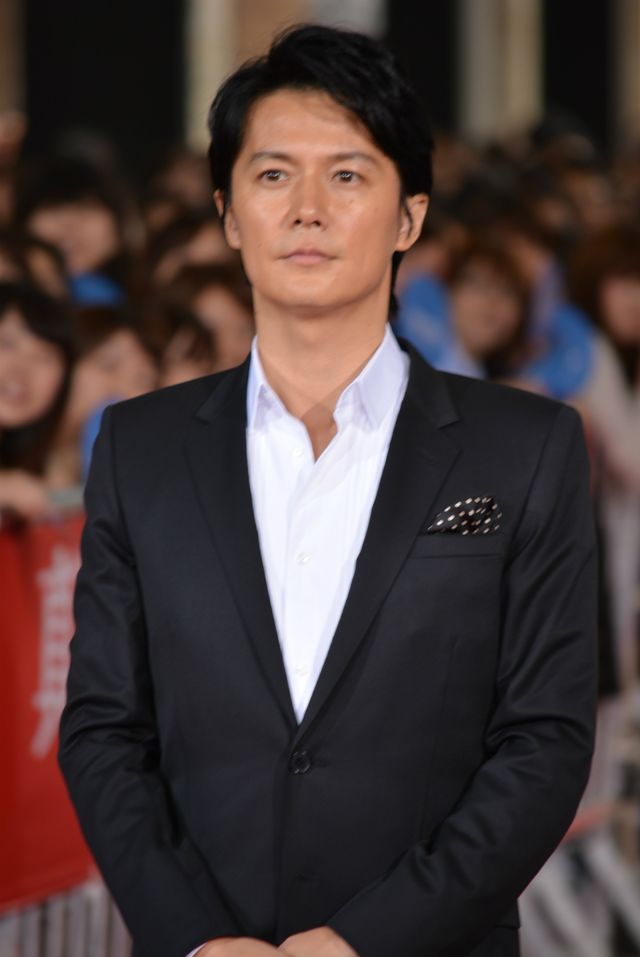 カンヌで男泣きの福山雅治、日本のレッドカーペットでは爽やかな笑顔！　画像ギャラリー（18枚目）