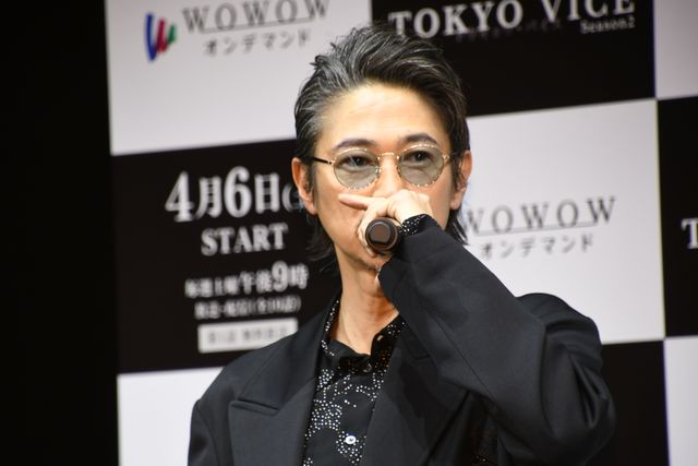 30歳になったアンセル・エルゴートに誕生日サプライズ！「TOKYO VICE Season2」舞台あいさつ（17枚目）