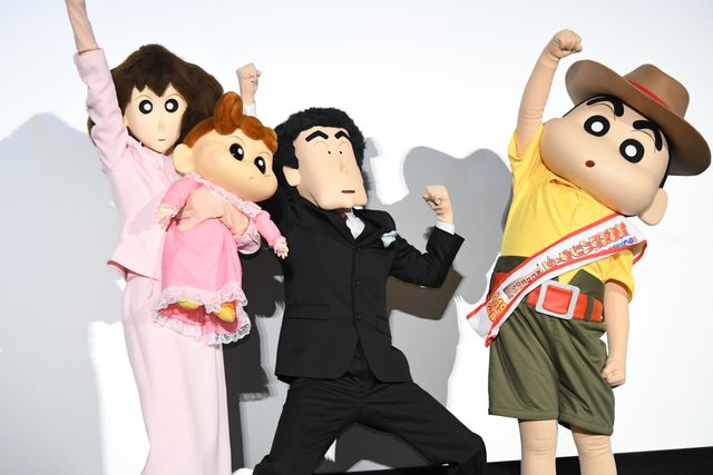 そんなの関係ねぇ！しんちゃん＆小島よしお『映画クレヨンしんちゃん　新婚旅行ハリケーン　～失われたひろし～』公開記念舞台あいさつ（2枚目）