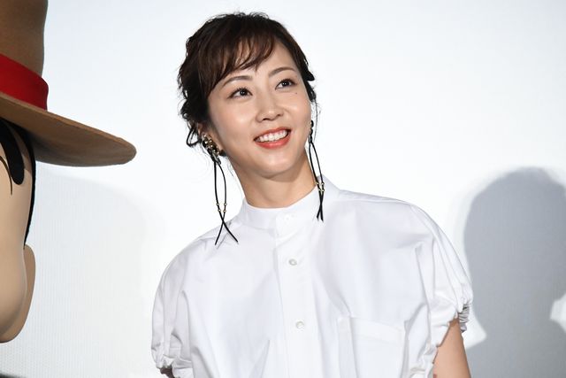 そんなの関係ねぇ！しんちゃん＆小島よしお『映画クレヨンしんちゃん　新婚旅行ハリケーン　～失われたひろし～』公開記念舞台あいさつ（4枚目）