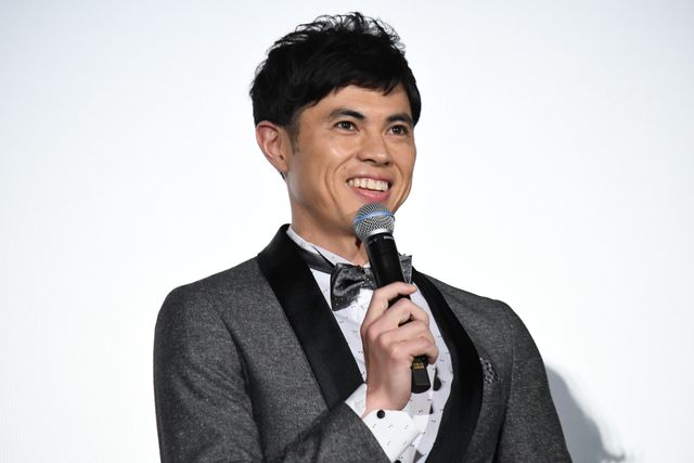 そんなの関係ねぇ！しんちゃん＆小島よしお『映画クレヨンしんちゃん　新婚旅行ハリケーン　～失われたひろし～』公開記念舞台あいさつ（10枚目）