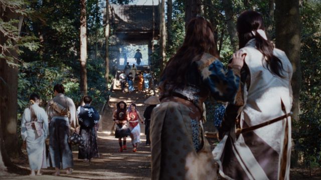 松田翔太と桐谷健太、新カップルに驚愕！　au「三太郎」シリーズ新作（3枚目）