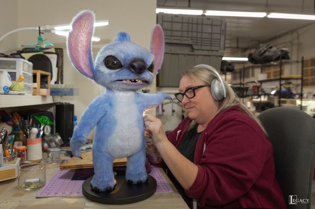 実写版『リロ＆スティッチ』の舞台裏（パペットのスティッチ）（4枚目）