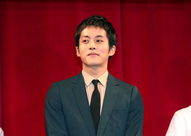 松坂桃李、戸田恵梨香、菜々緒、窪田正孝ら豪華キャストが集結！『エイプリルフールズ』完成披露舞台あいさつフォトギャラリー（17枚目）