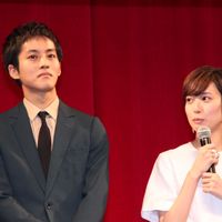 フォトギャラリー 松坂桃李 戸田恵梨香 菜々緒 窪田正孝ら豪華キャストが集結 エイプリルフールズ 完成披露舞台あいさつフォトギャラリー シネマトゥデイ