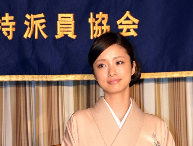 新妻・上戸彩、艶やかな着物姿…フォトギャラリー（4枚目）