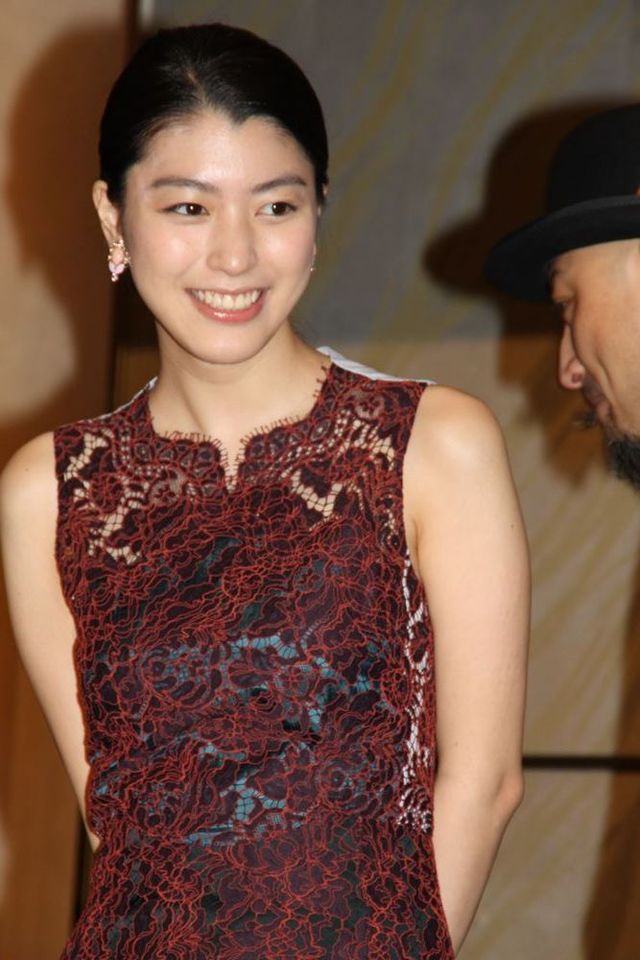 成海璃子の愛らしい笑顔！会見フォトギャラリー：フォトギャラリー