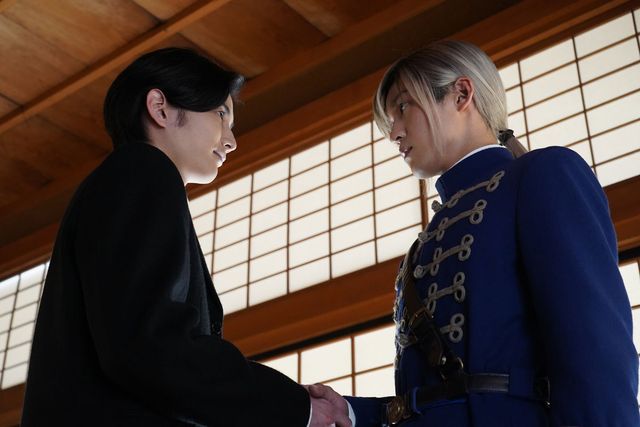 渡邊圭祐、今田美桜に接近！『わたしの幸せな結婚』場面カット（2枚目）