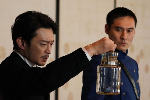 渡邊圭祐、今田美桜に接近！『わたしの幸せな結婚』場面カット（3枚目）