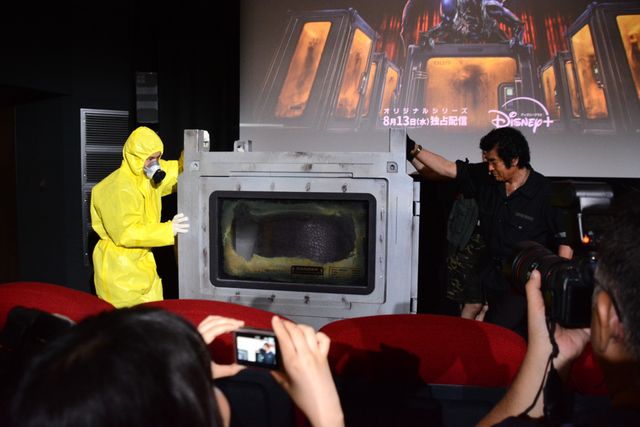 藤岡弘、長女・天翔愛とエイリアンの卵を回収！ドラマ「エイリアン：アース」配信直前イベント（3枚目）