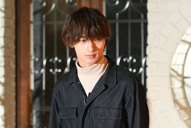 横浜流星、クールな表情もカッコイイ！新ドラマ「シロでもクロでもない世界で、パンダは笑う。」：フォトギャラリー