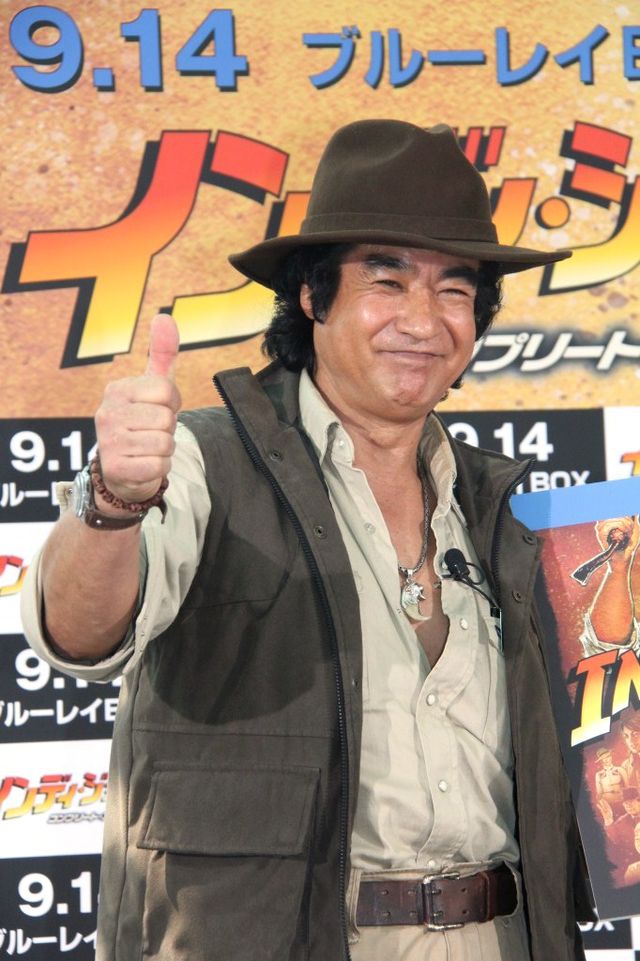 藤岡弘、が華麗な鞭使いを披露！ブルーレイBOX「インディ・ジョーンズ コンプリート・アドベンチャーズ」の発売記念イベントフォトギャラリー（7枚目）