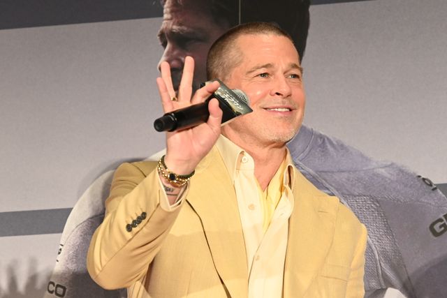 ブラッド・ピット、黄色の法被が似合う！映画『F1(R)／エフワン』来日舞台あいさつ（4枚目）