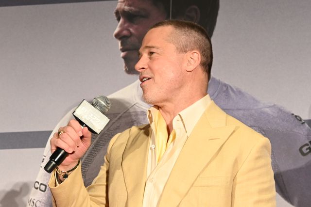 ブラッド・ピット、黄色の法被が似合う！映画『F1(R)／エフワン』来日舞台あいさつ（6枚目）