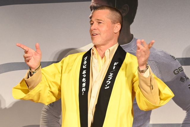 ブラッド・ピット、黄色の法被が似合う！映画『F1(R)／エフワン』来日舞台あいさつ（11枚目）