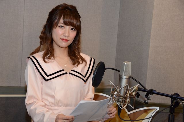 ロペとアキラ先輩を抱っこする高橋みなみ！「紙兎ロペ」アフレコ現場フォトギャラリー（5枚目）