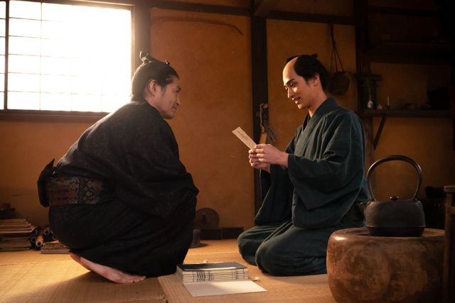 唐丸（渡邉斗翔）が筆を執り…「べらぼう～蔦重栄華乃夢噺～」第4回「『雛形若菜』の甘い罠」（2枚目）