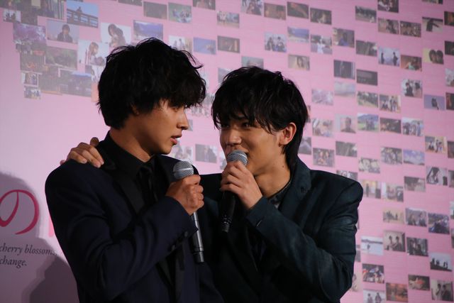 山崎賢人＆広瀬すず、感無量！『四月は君の嘘』初日舞台挨拶フォトギャラリー（13枚目）