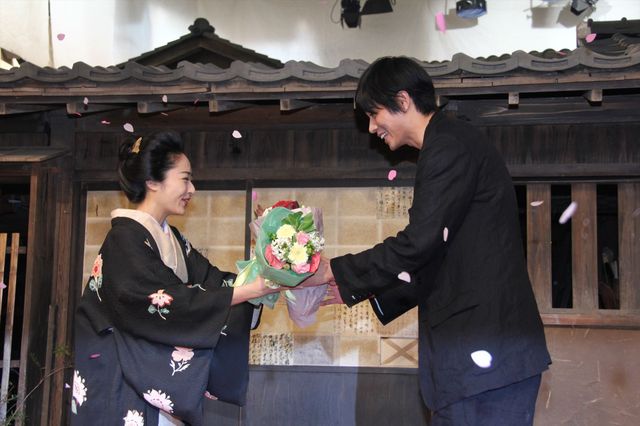 「花燃ゆ」ついにクランクアップ！伊勢谷友介、東出昌大らもお祝いに駆けつける！フォトギャラリー（2枚目）