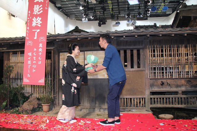 「花燃ゆ」ついにクランクアップ！伊勢谷友介、東出昌大らもお祝いに駆けつける！フォトギャラリー（4枚目）