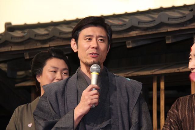 「花燃ゆ」ついにクランクアップ！伊勢谷友介、東出昌大らもお祝いに駆けつける！フォトギャラリー（12枚目）