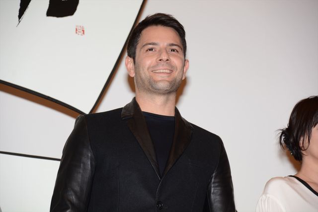 豪快！紙飛行機を飛ばす内野聖陽、忽那汐里ら『海難1890』初日舞台あいさつフォトギャラリー（6枚目）