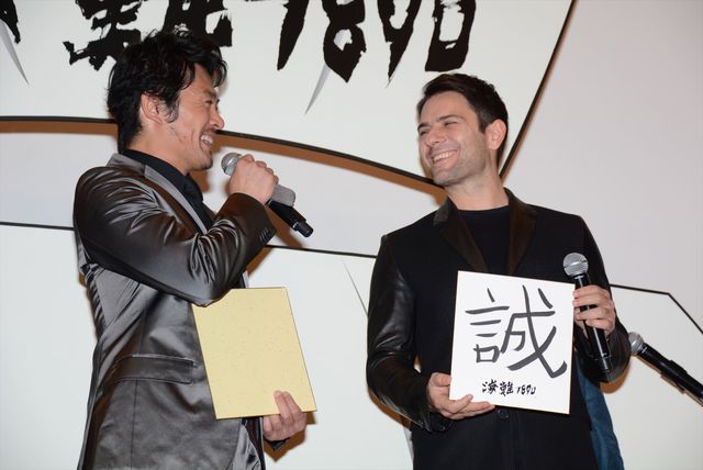 豪快！紙飛行機を飛ばす内野聖陽、忽那汐里ら『海難1890』初日舞台あいさつフォトギャラリー（9枚目）