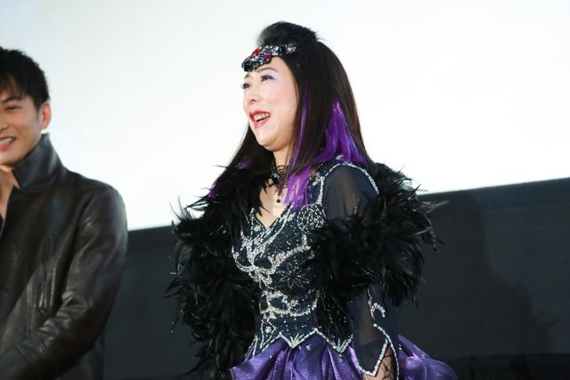 椿鬼奴、ドレス姿の美しさにウルトラマンオーブ石黒英雄もほれぼれ!フォトギャラリー:フォトギャラリー