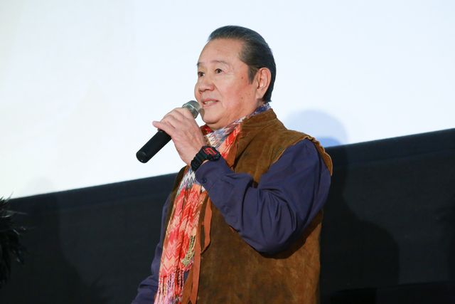 椿鬼奴、ドレス姿の美しさにウルトラマンオーブ石黒英雄もほれぼれ！フォトギャラリー（2枚目）