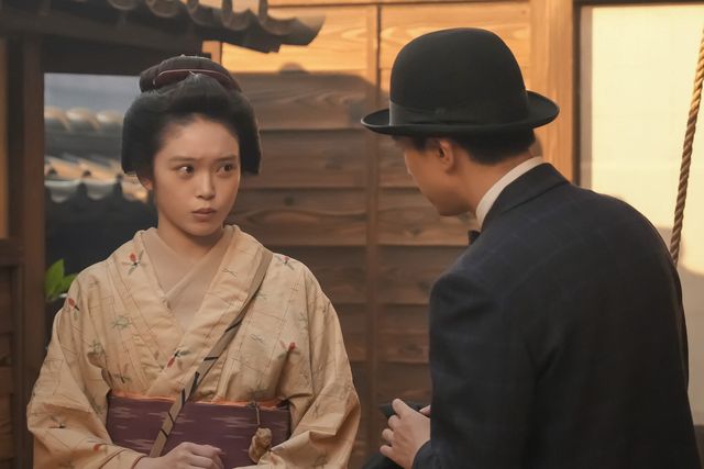 リヨ（北香那）はヘブン（トミー・バストウ）を求めて…朝ドラ「ばけばけ」第9週「スキップ、ト、ウグイス。」第43回（4枚目）