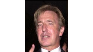 アラン・リックマン、記者に扮する