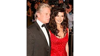 キャサリン・ゼタ＝ジョーンズ、新居に防弾ガラス