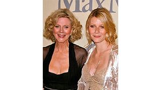 グウィネス・パルトロウ、母親とダブル受賞