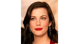 リヴ・タイラー、冬にはママに
