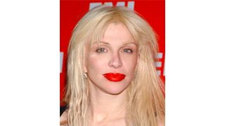 コートニー・ラブ、逮捕状が出た直後にＮＹで入院