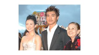 数日前からファンが泊まりこみ『LOVERS』ジャパンプレミア