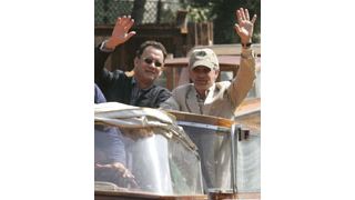 スピルバーグとトム・ハンクス、ボートでヴェネチア映画祭に登場