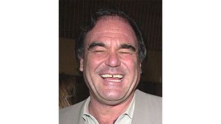 オリヴァー・ストーンのドキュメンタリー、プレミアで不評