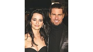 トム・クルーズ、サイエントロジー教会スペイン本部のオープンに参列