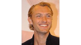 ジュード・ロウ、新恋人よりも子供の相手