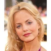 ミーナ・スヴァーリ、キーラ・ナイトレイと共演