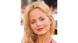 ミーナ・スヴァーリ、キーラ・ナイトレイと共演